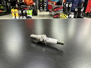 Свеча DENSO CBS300-NC250